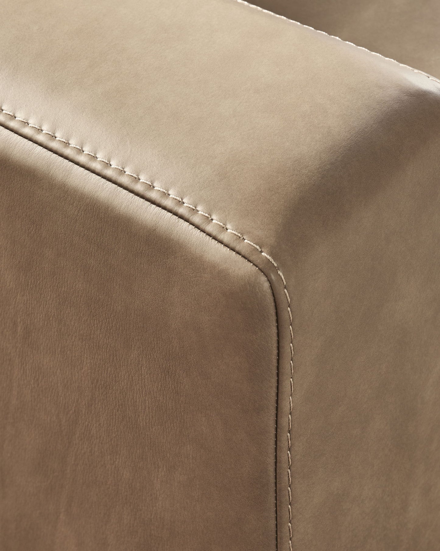 Veronella - Sectional